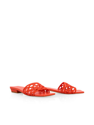 Platte sandaal met macramé bandjes