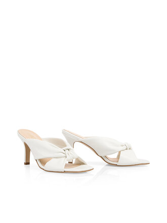 Sandalen met hoge hak en knoopdetail