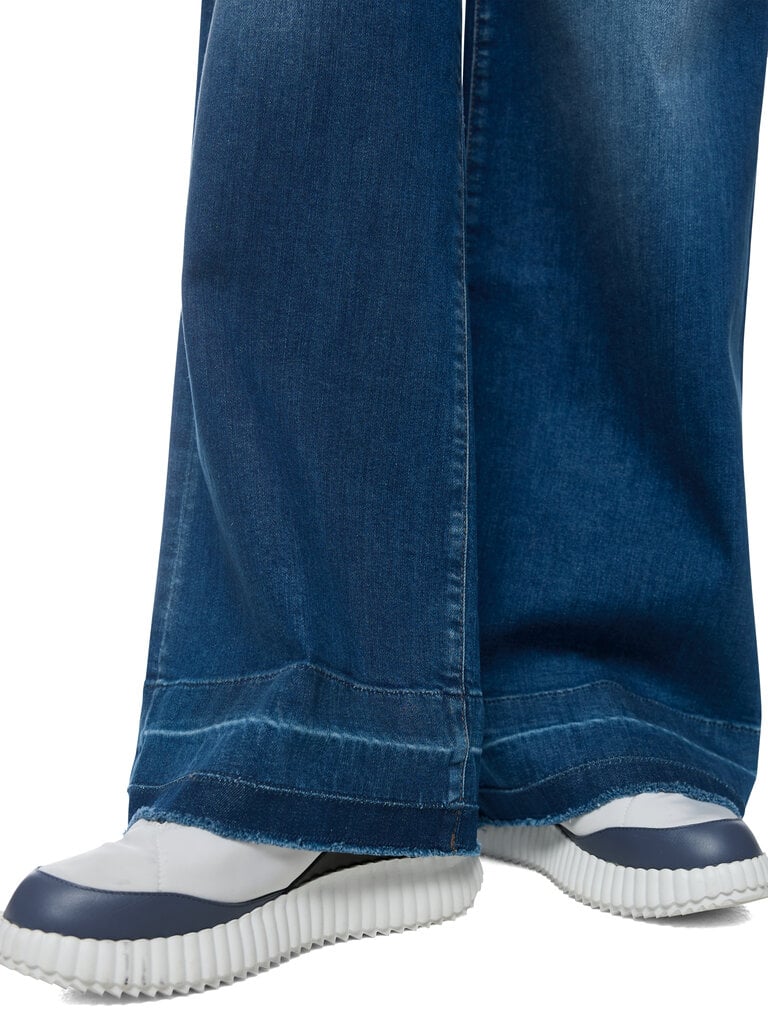 Marccain Pants Jeans BP 82.32 D33 357