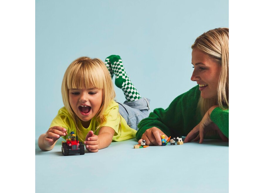 Lego - Rode tractor met aanhanger en schapen