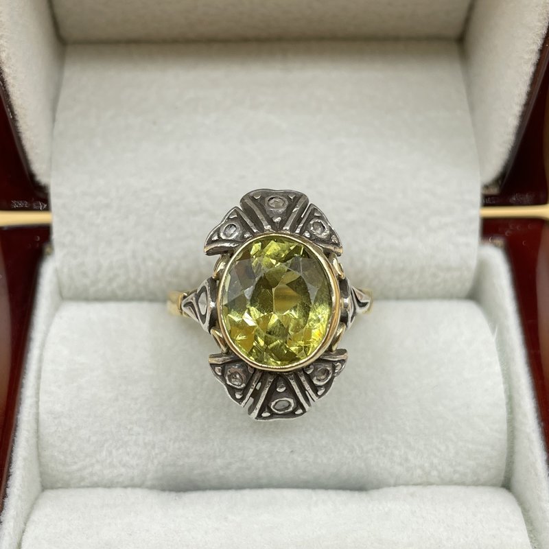 Peridot met  Roosdiamant