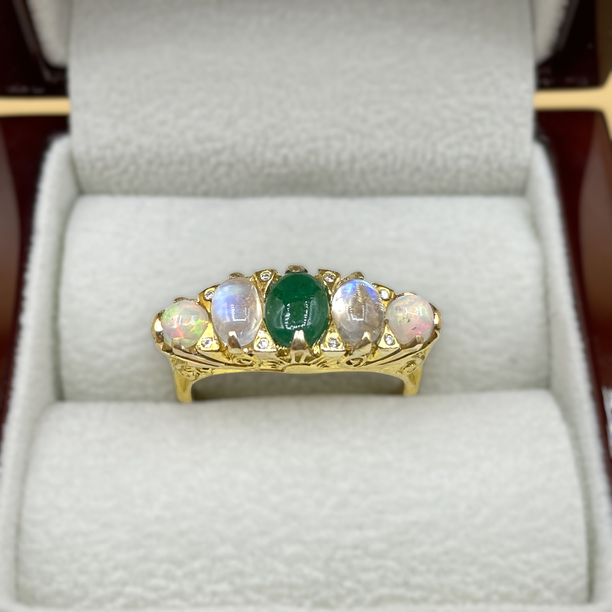 Day and Night opaal maansteen smaragd