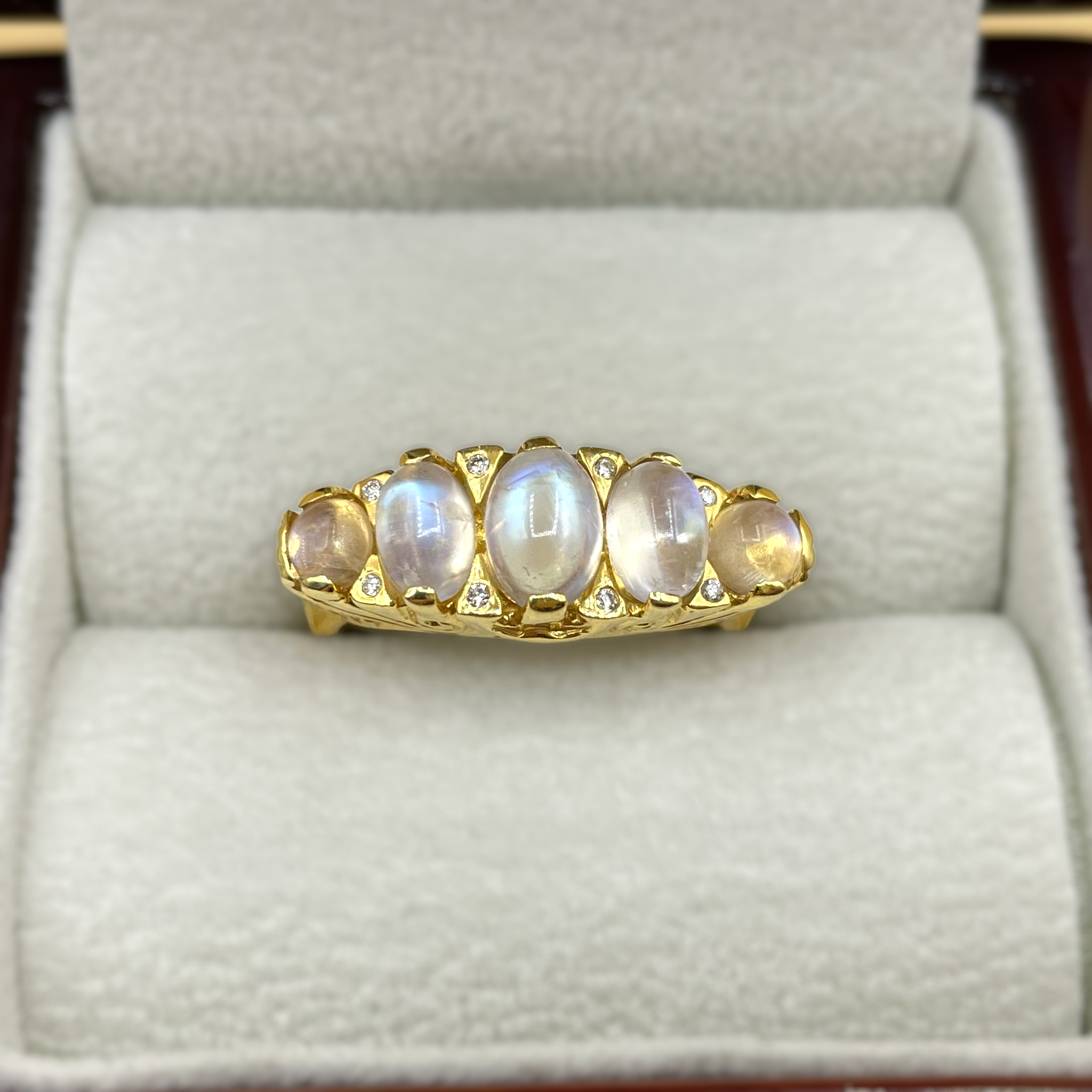 Day and Night maansteen diamant