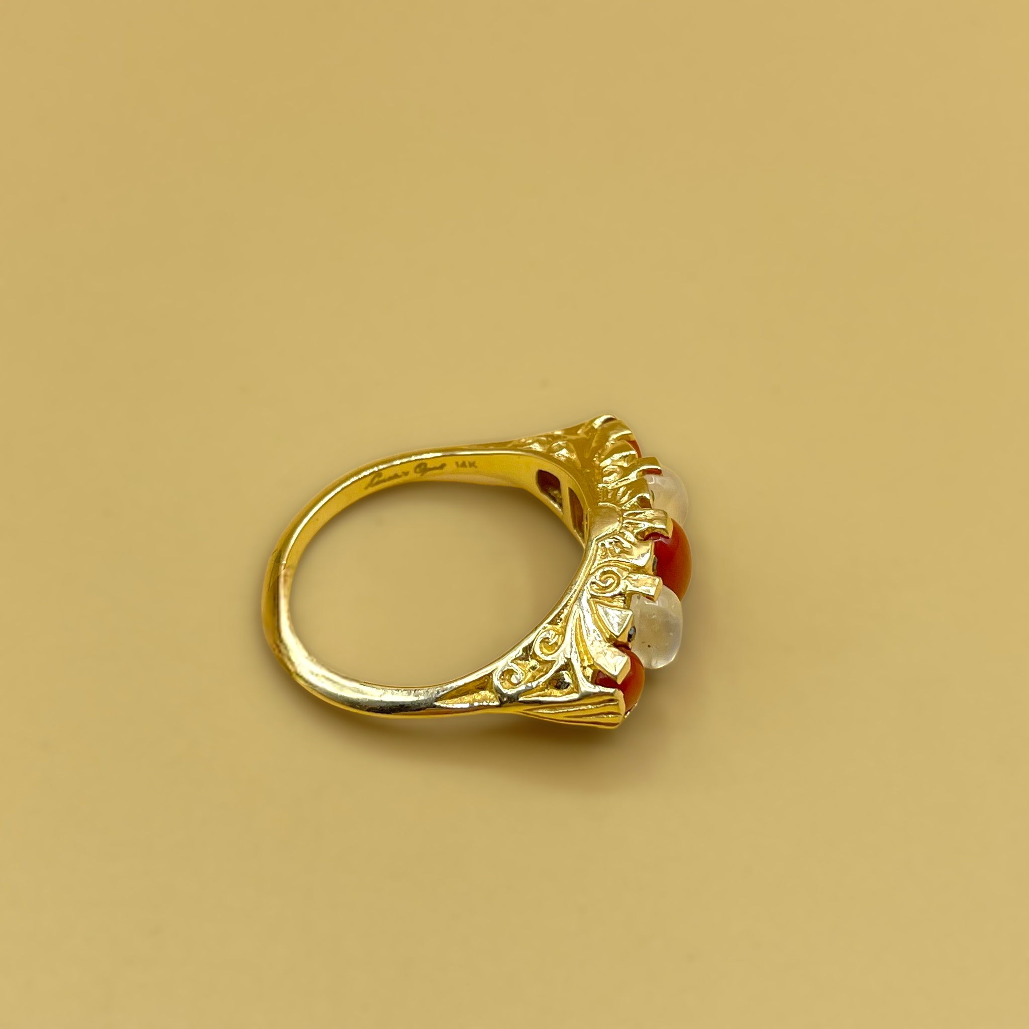 Day and Night koraal maansteen