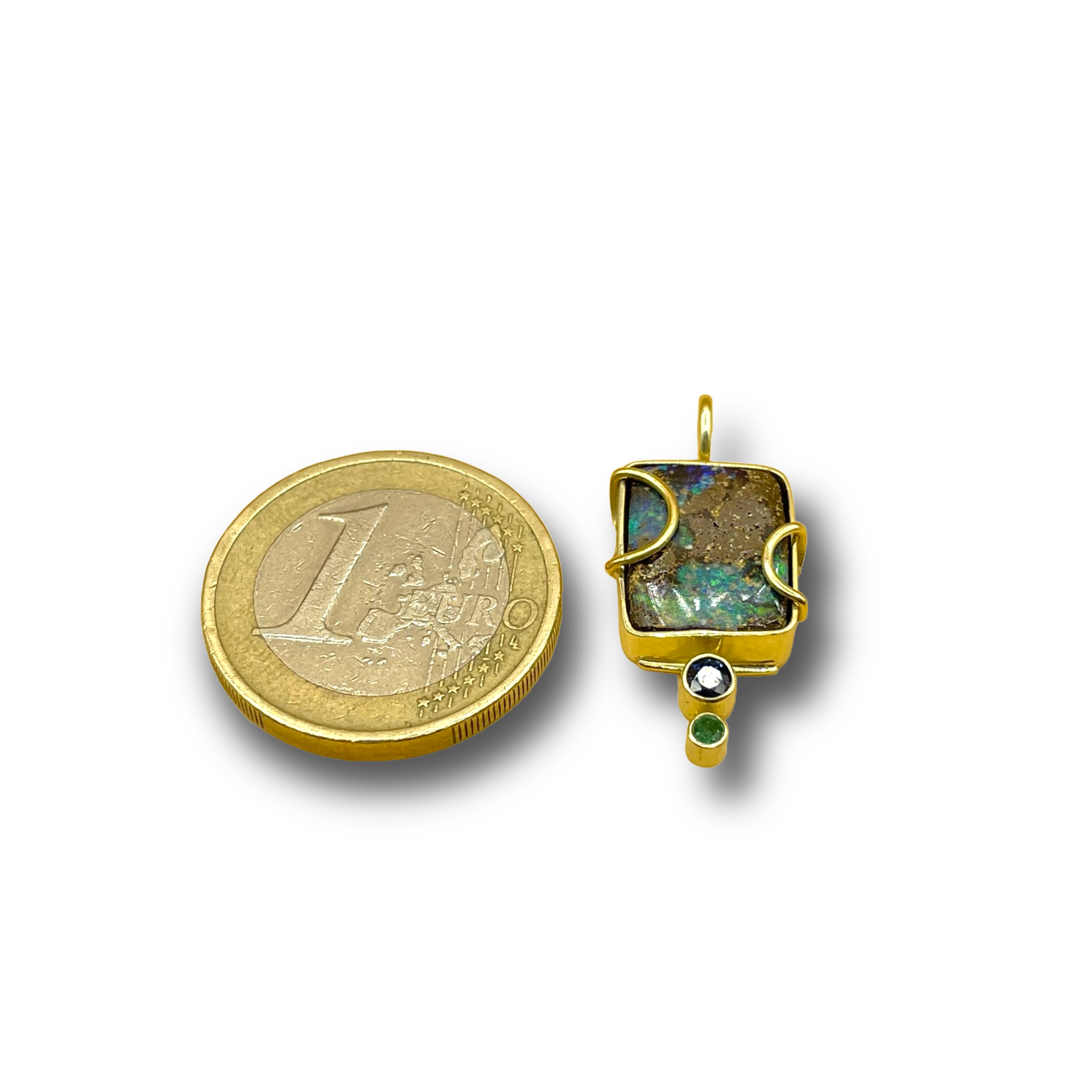 Boulder opaal saffier smaragd