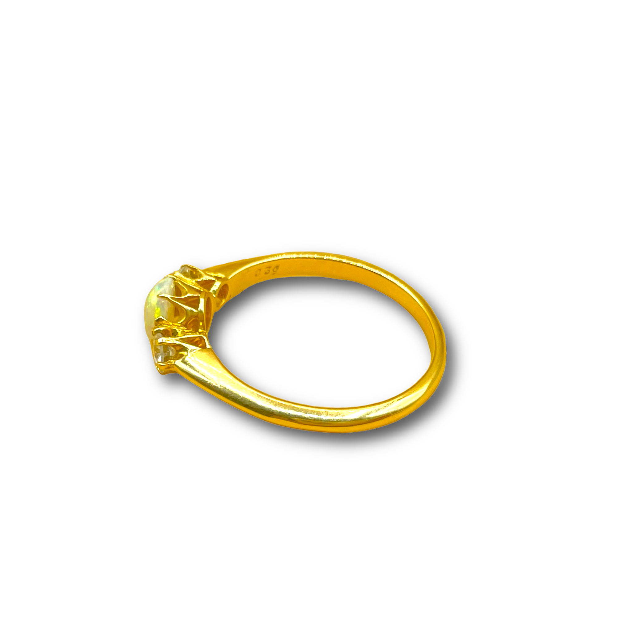 Opaal en .80ct bolsjewiek diamant