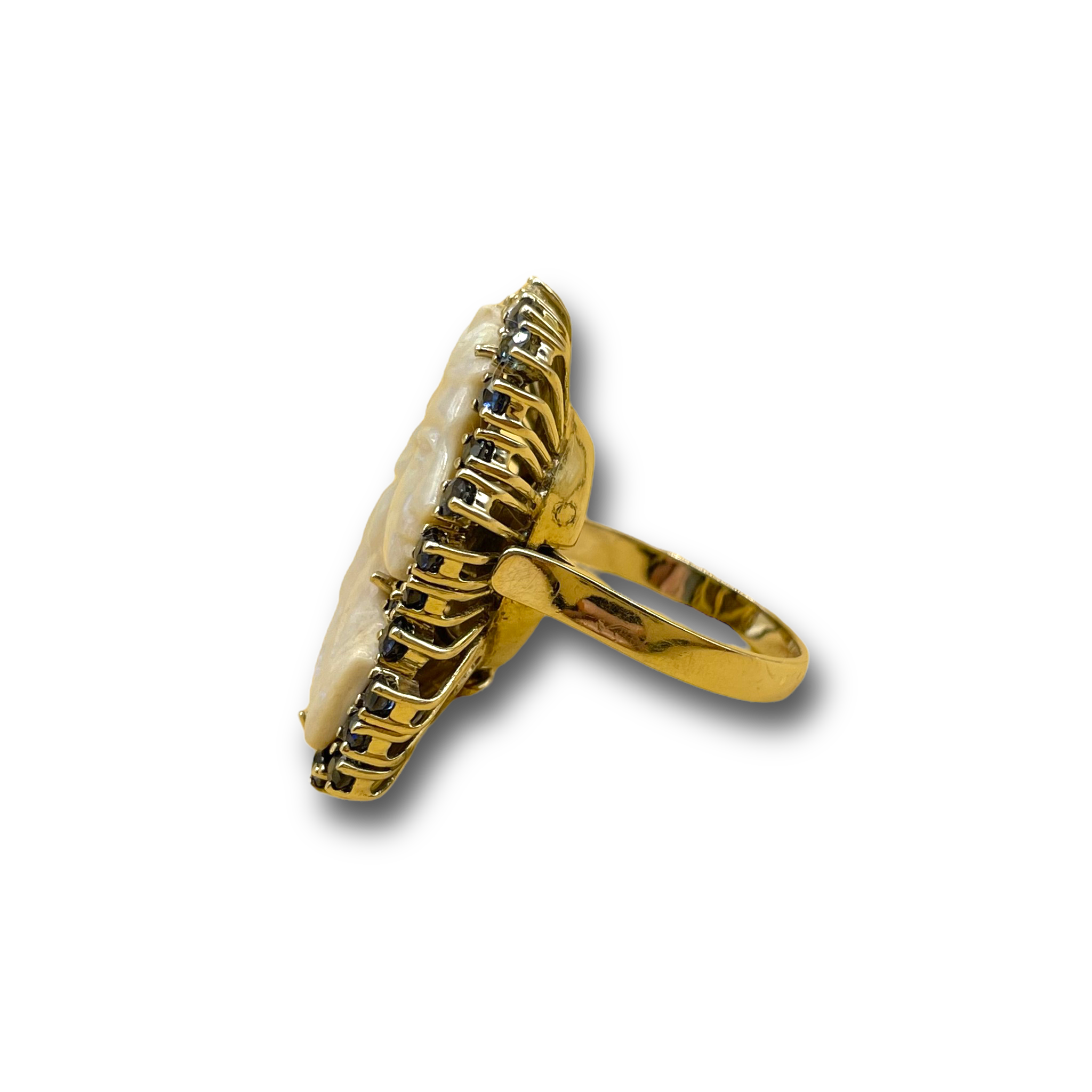 Opaal camee saffier diamant