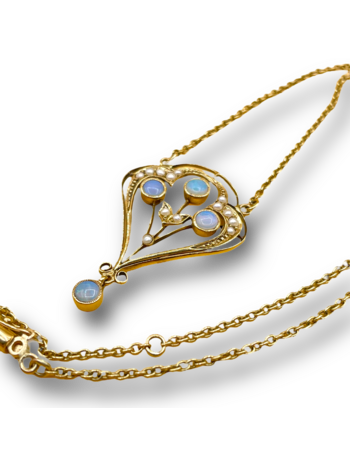 Opal pearl necklace