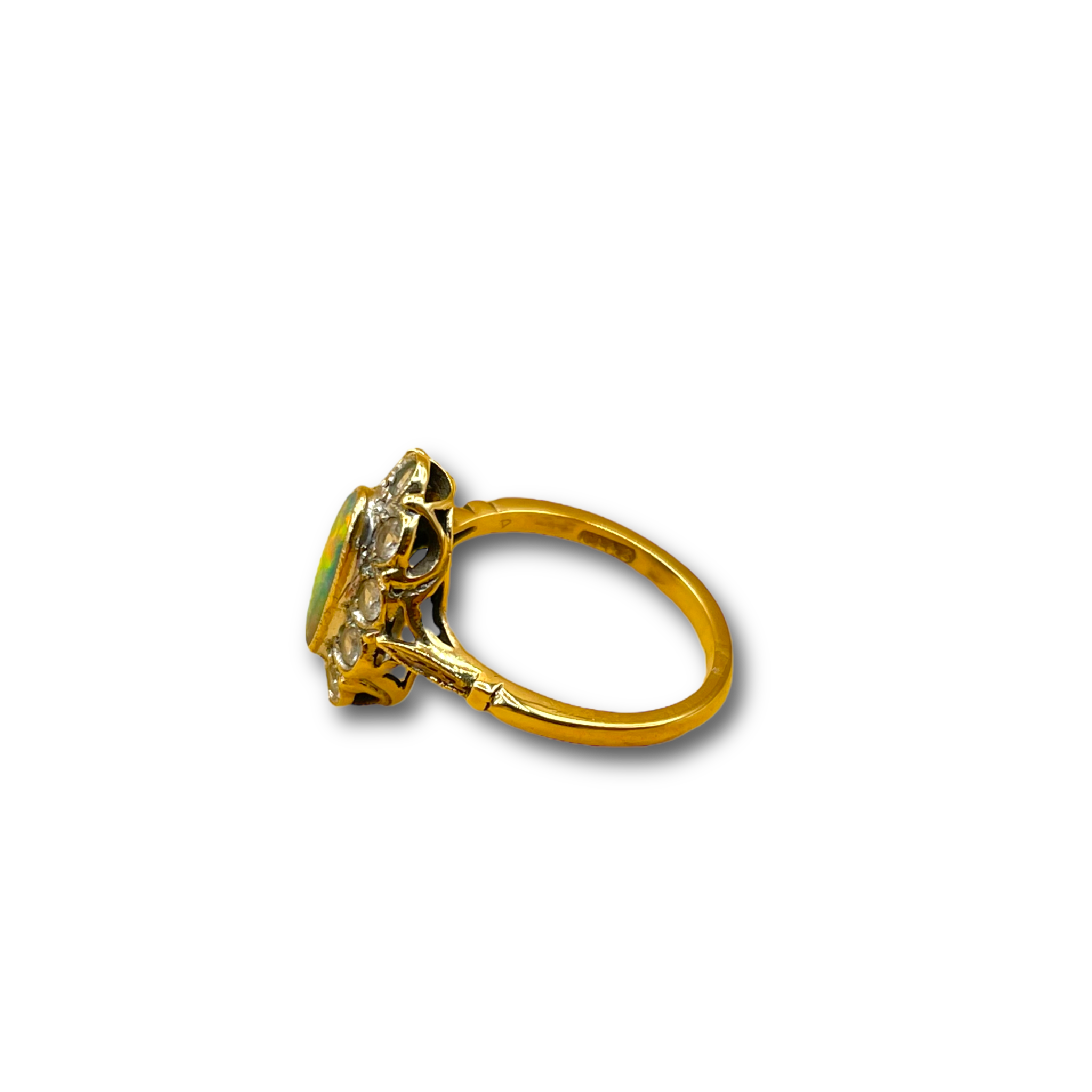 Zwarte opaal saffier