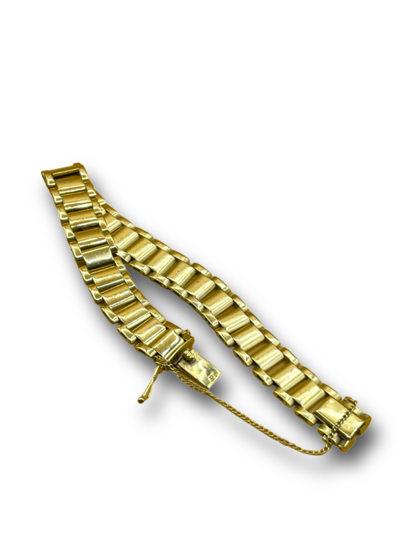 Gate bracelet