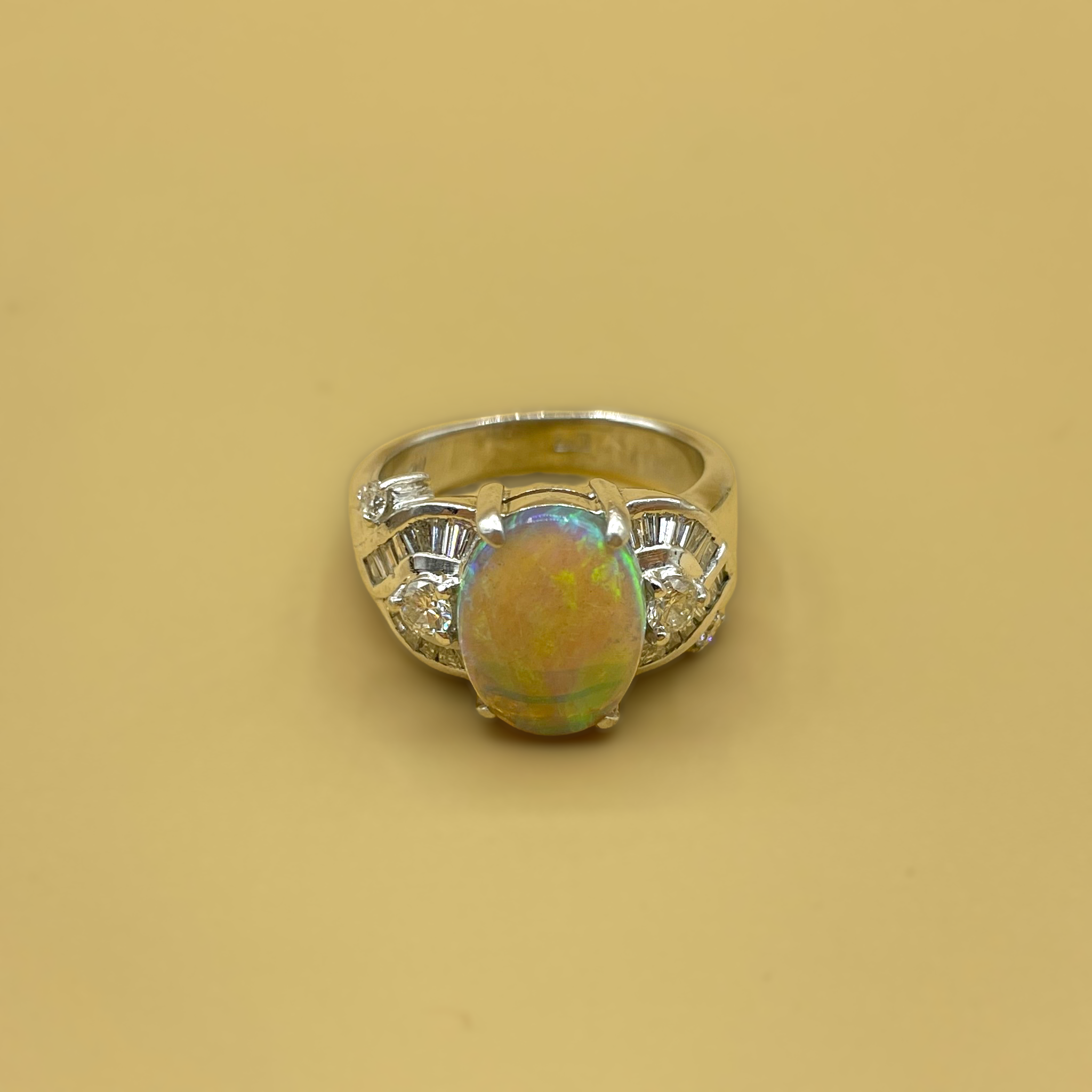 Opaal en .25ct diamant