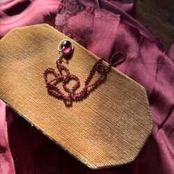 Garnet swivel chain