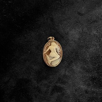 Mermaid cameo
