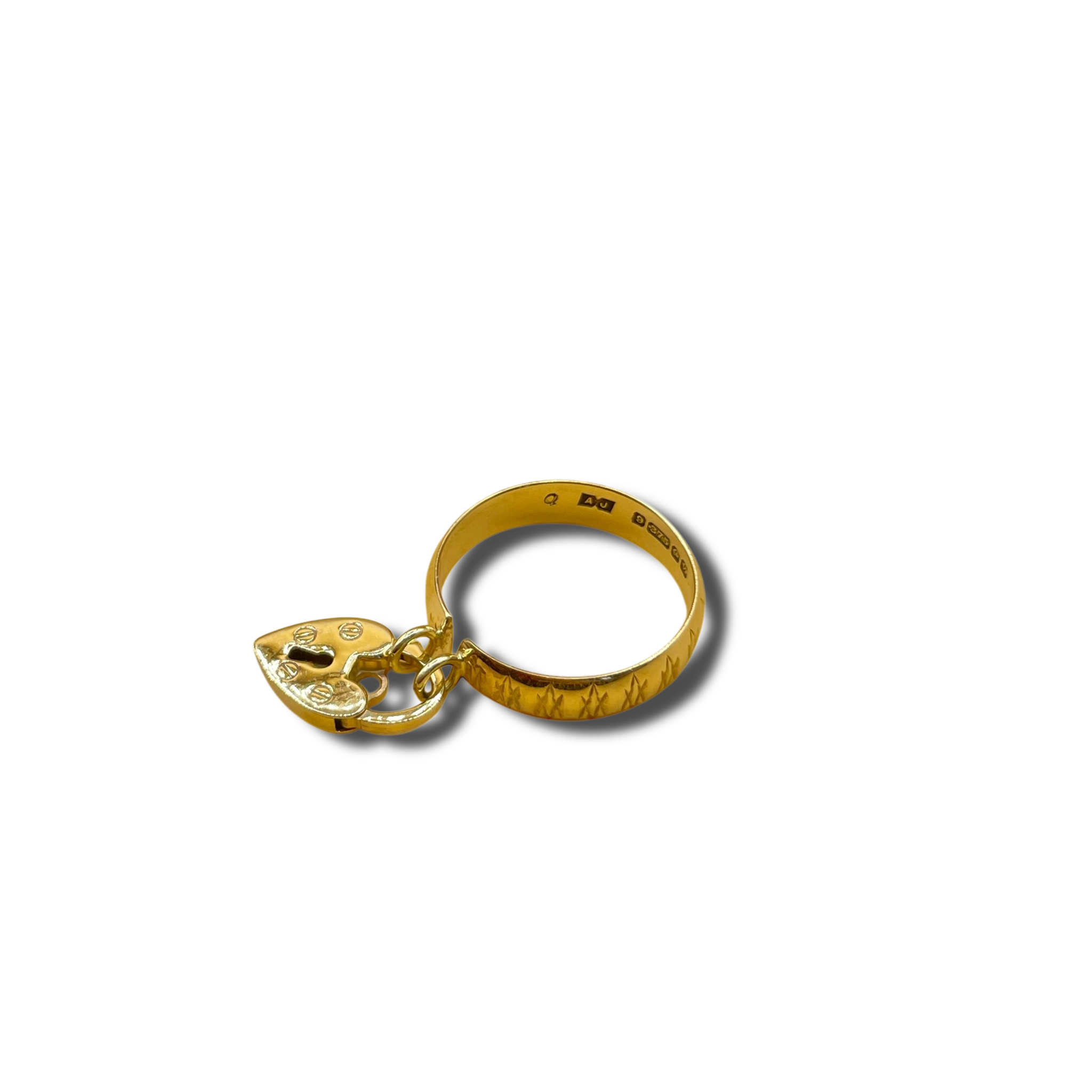 Slot hart ring