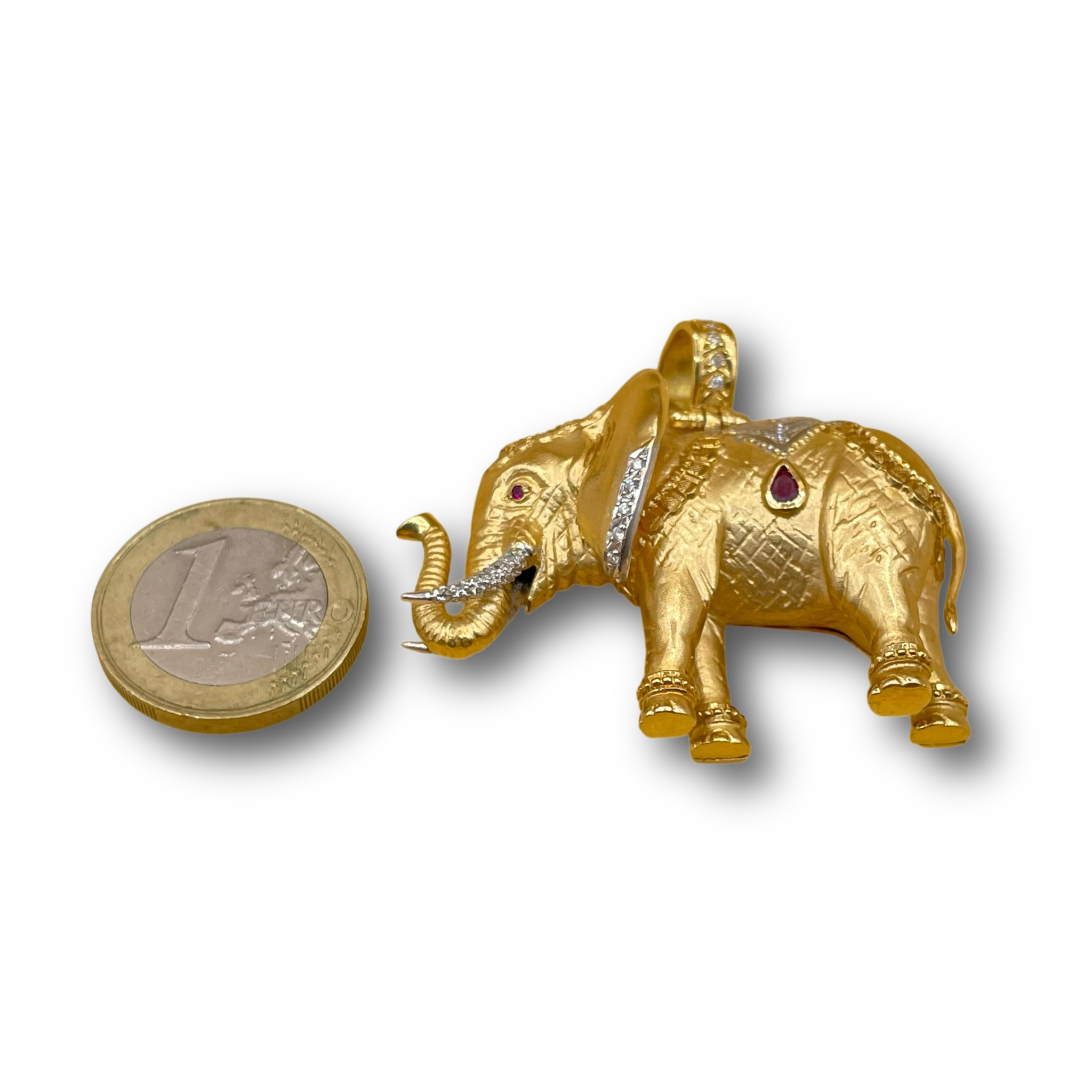 Olifant robijn diamant