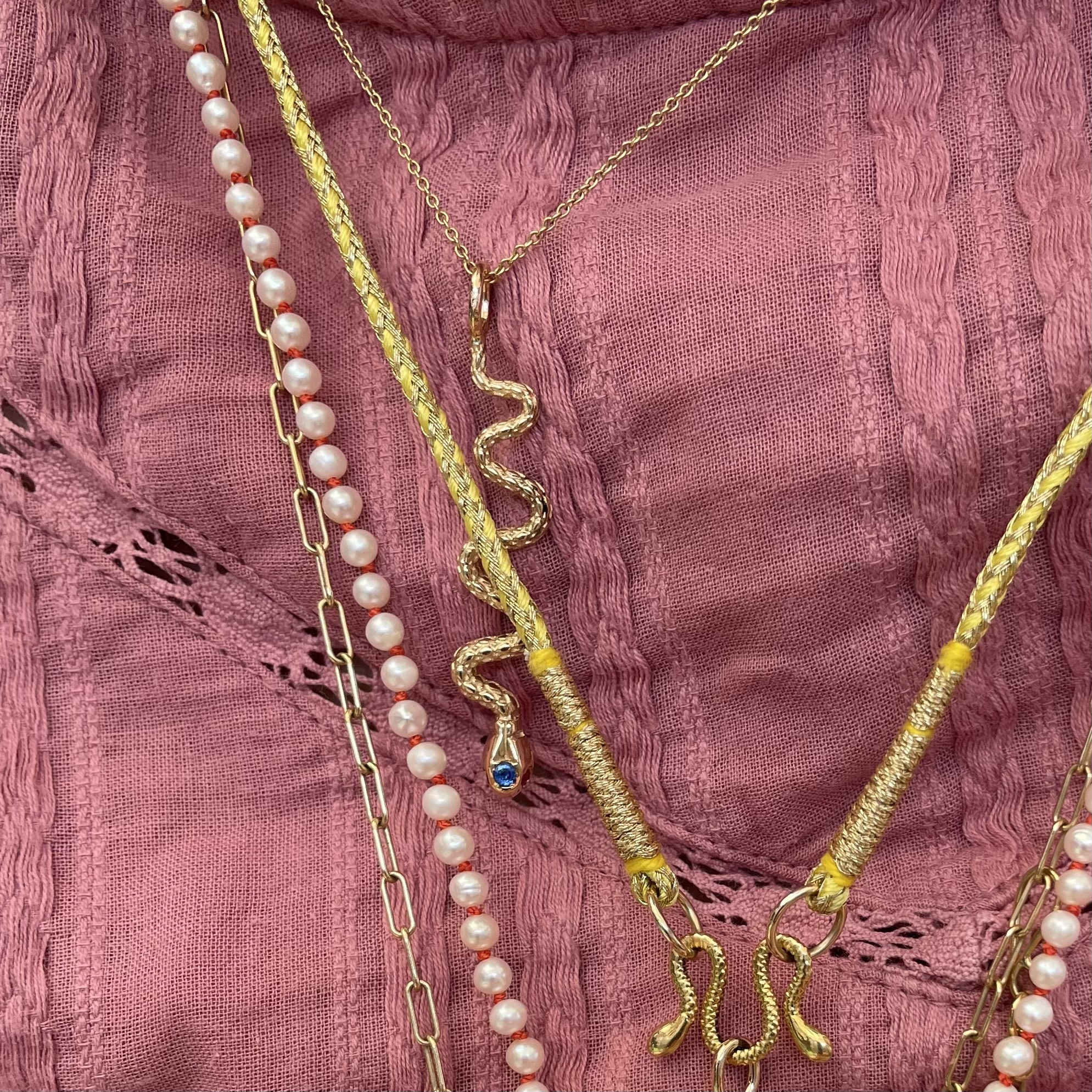 Slang hanger  tanzaniet robijn