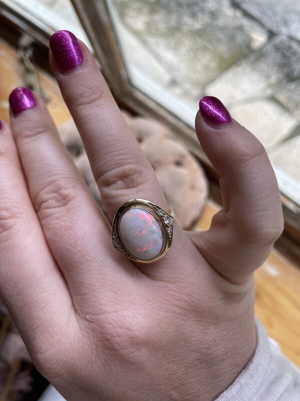 Opaal en .18ct diamant