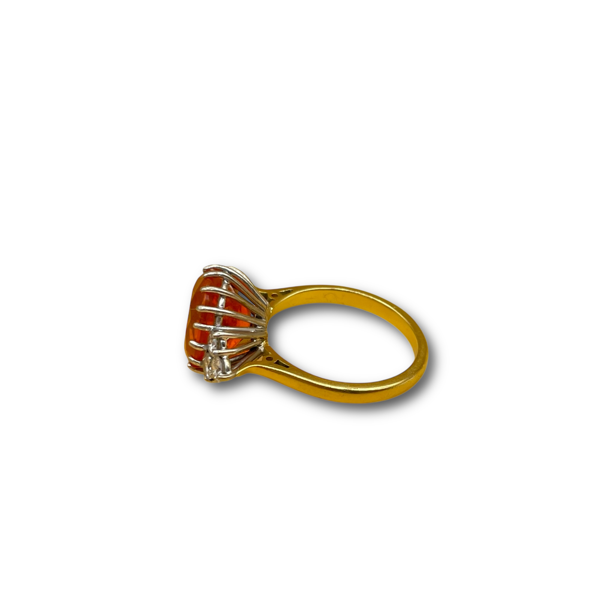 Vuuropaal en .75 ct diamant