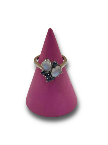 Moonstone sapphire