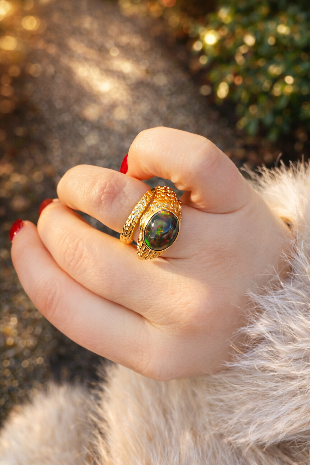 Pangolin schubdier zwarte opaal diamant