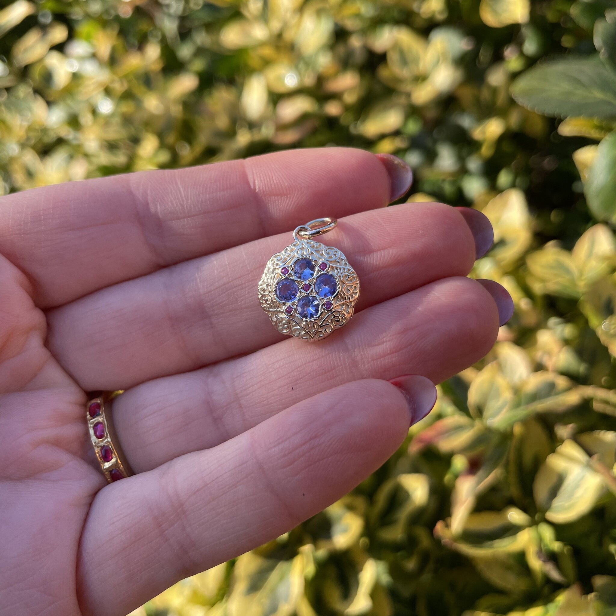 Klaver hanger tanzaniet roze saffier