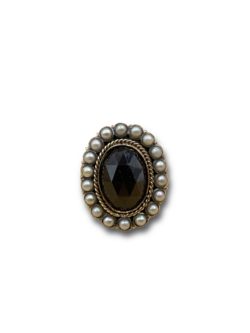 Garnet pearl