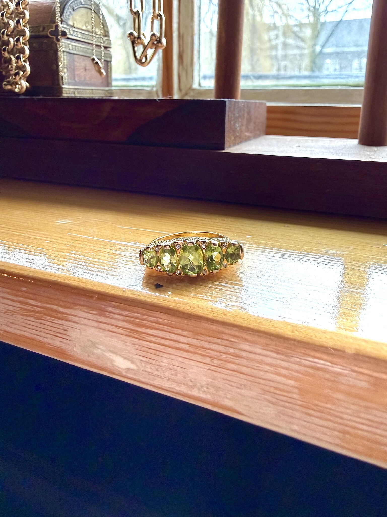 Day and Night peridot diamant