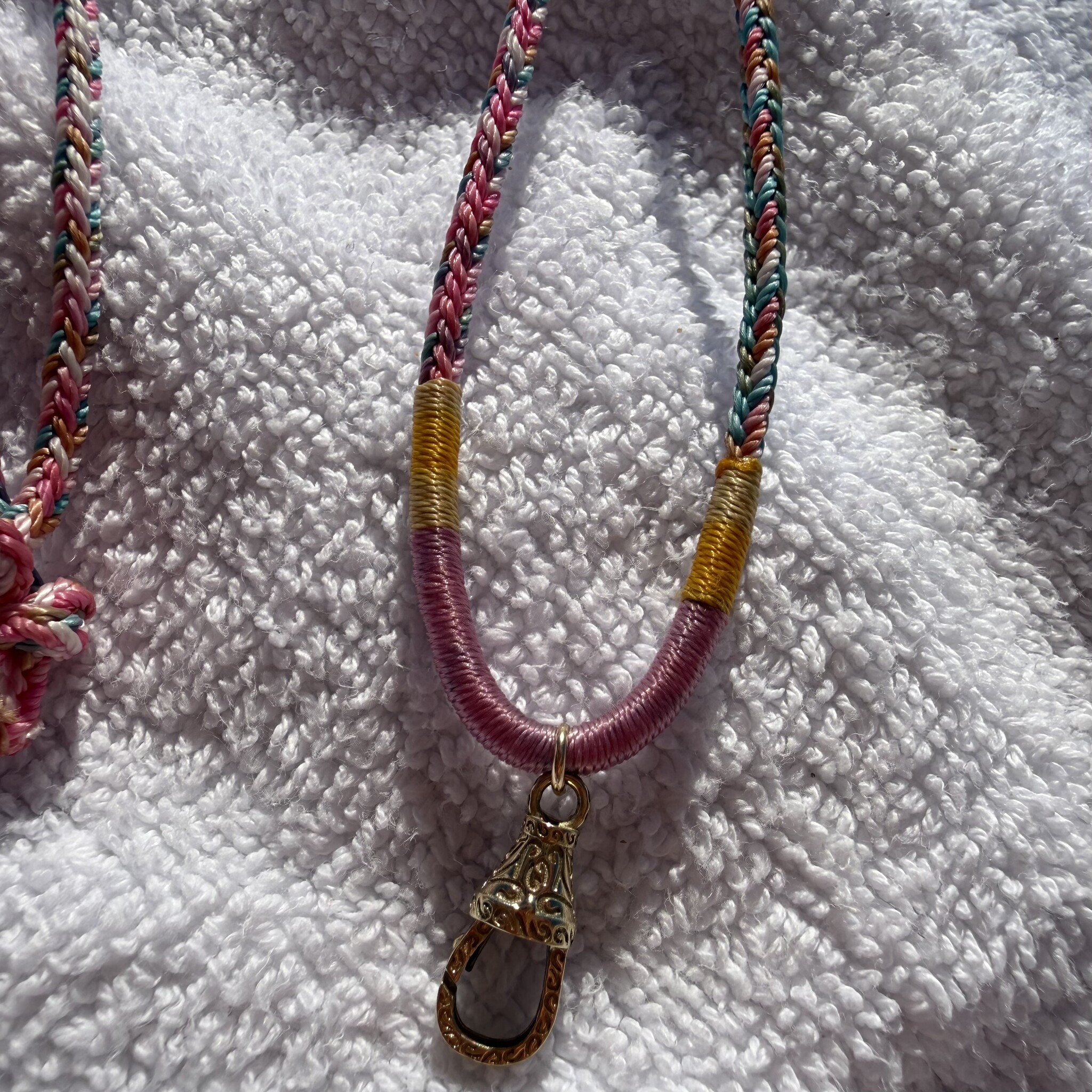 Handgemaakte koord ketting