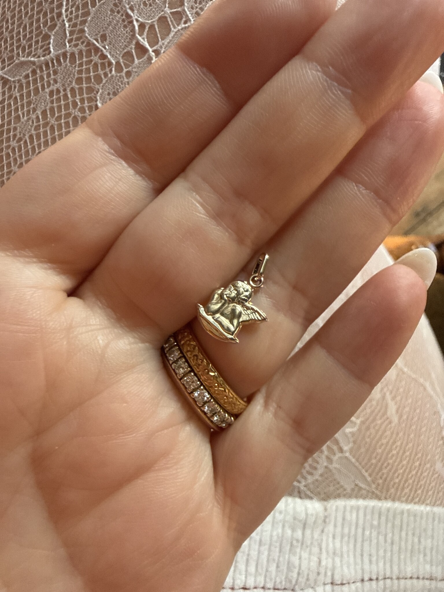 Engel hanger 14 karaat