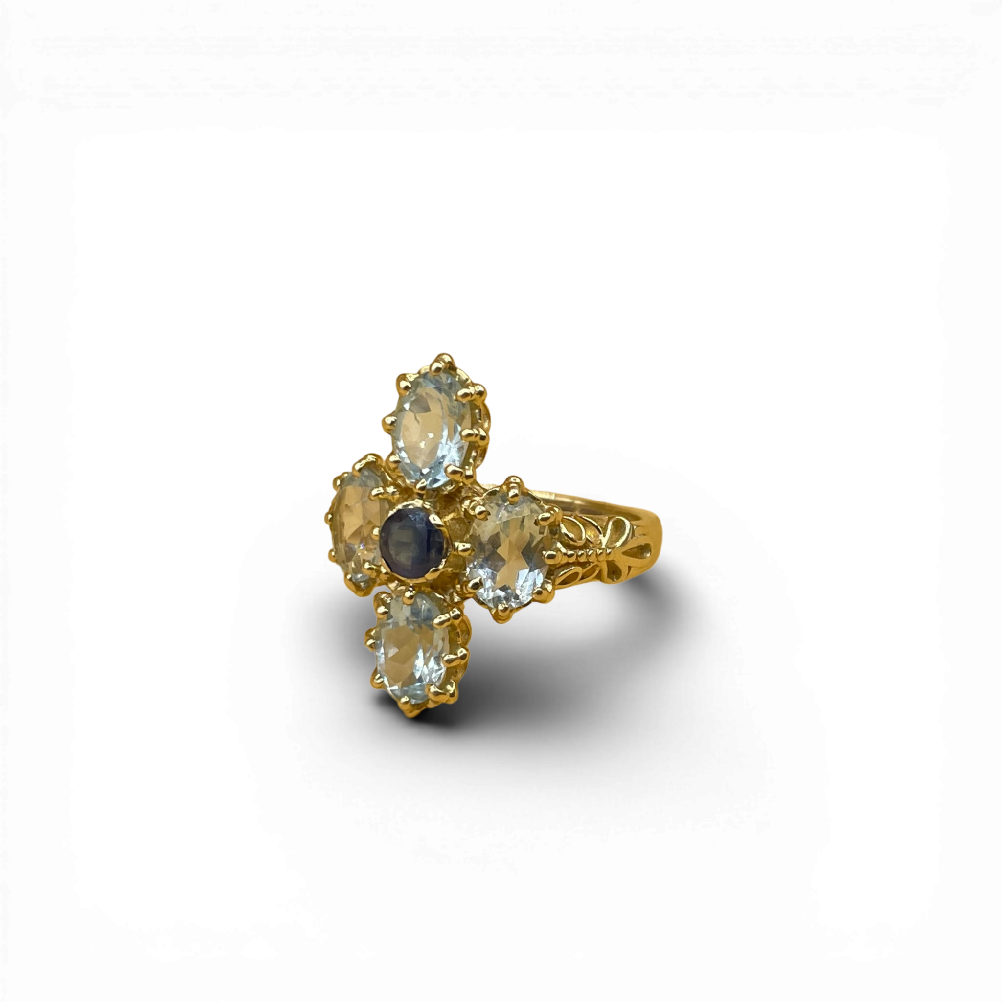 Aquamarijn en blauwe saffier klaver