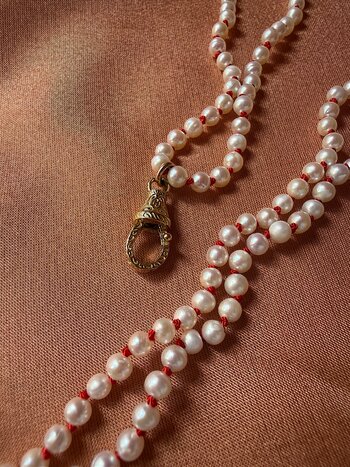 Pearl swivel chain
