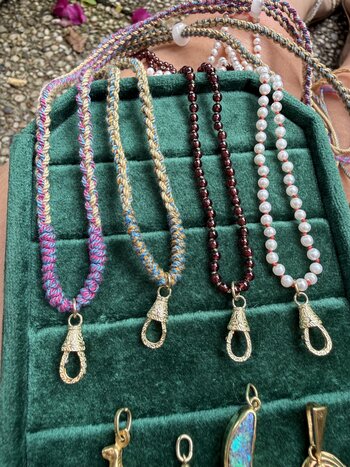 Avana Quartz chain