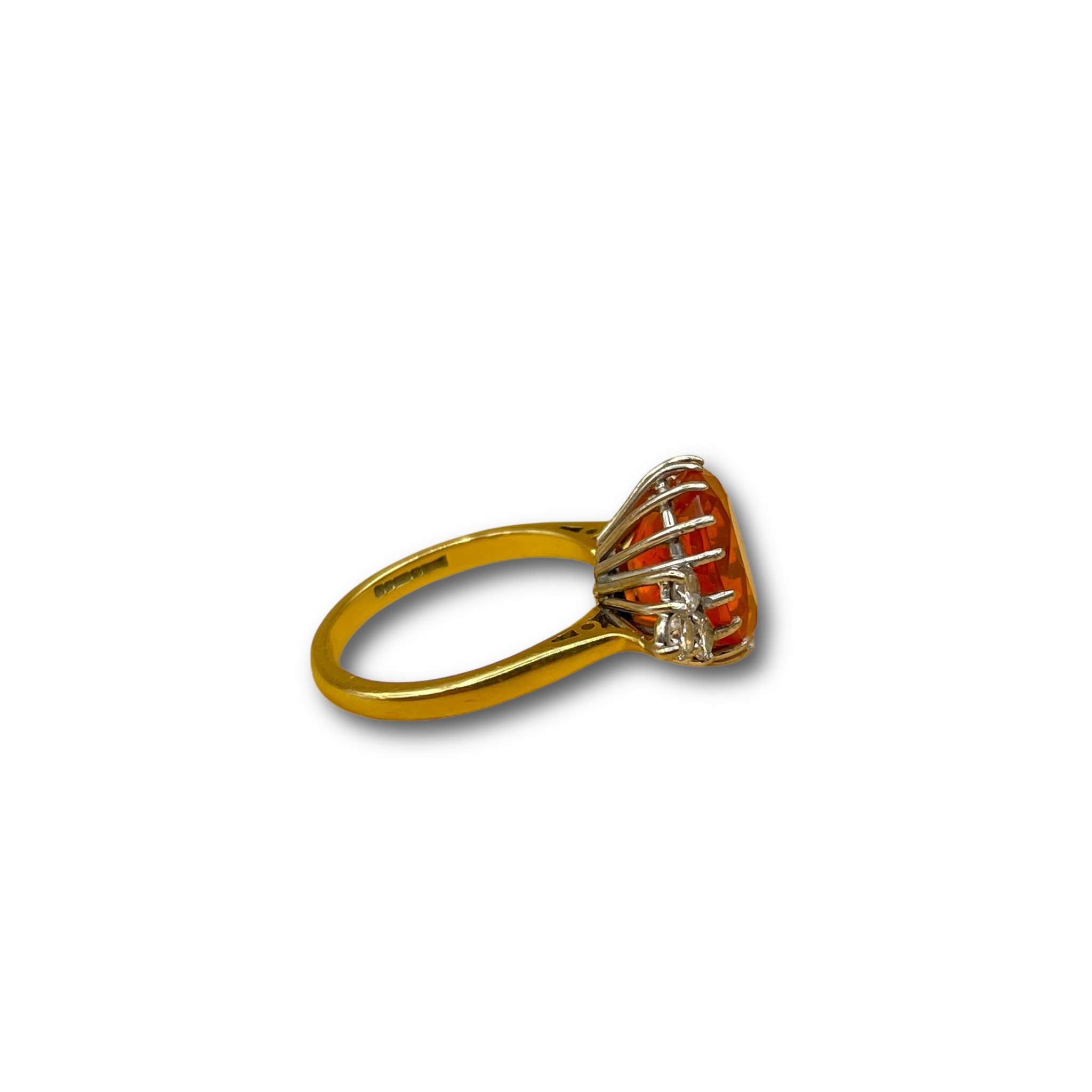 Vuuropaal en .75 ct diamant