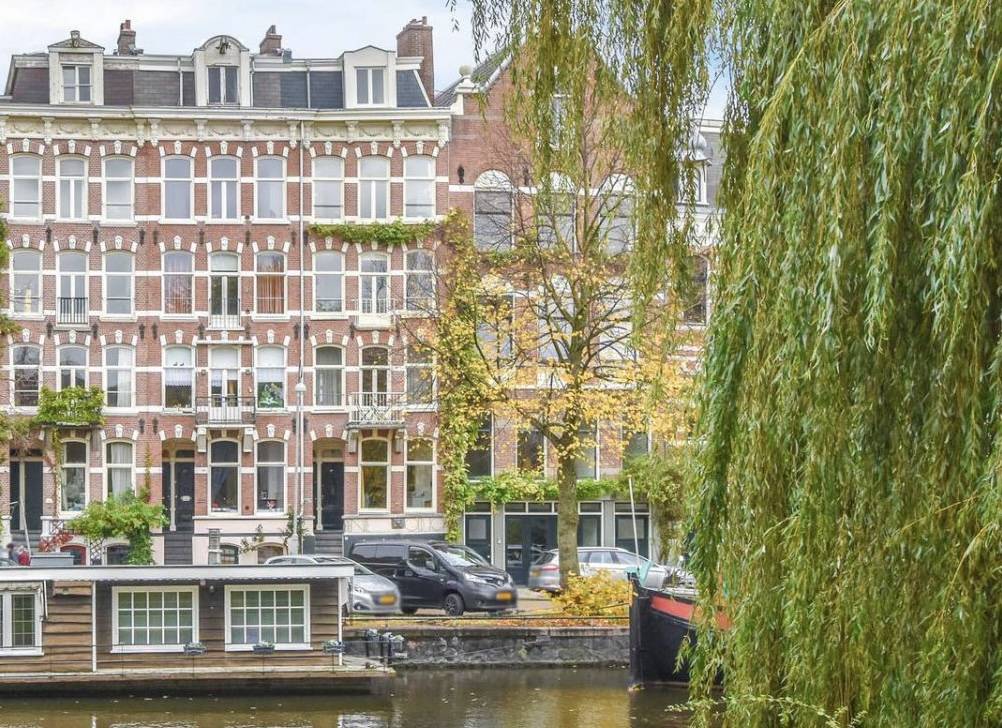 Book your private shopping experience 