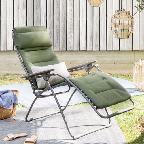 Relaxstoelen en Ligbedden