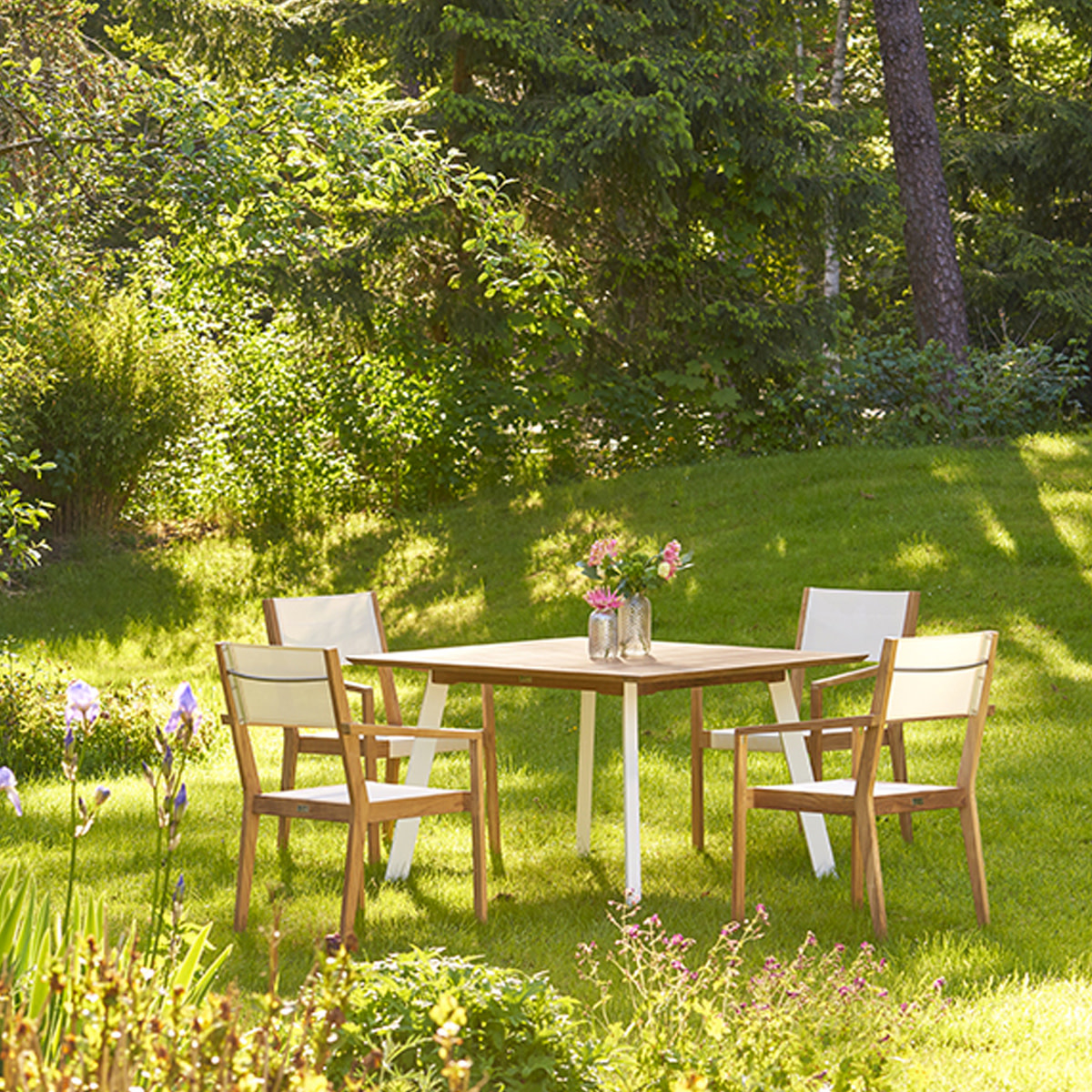 tafel Stigter LUNA Traditional legs - 90*90cm Teak white teak+alu Tuinmeubelen