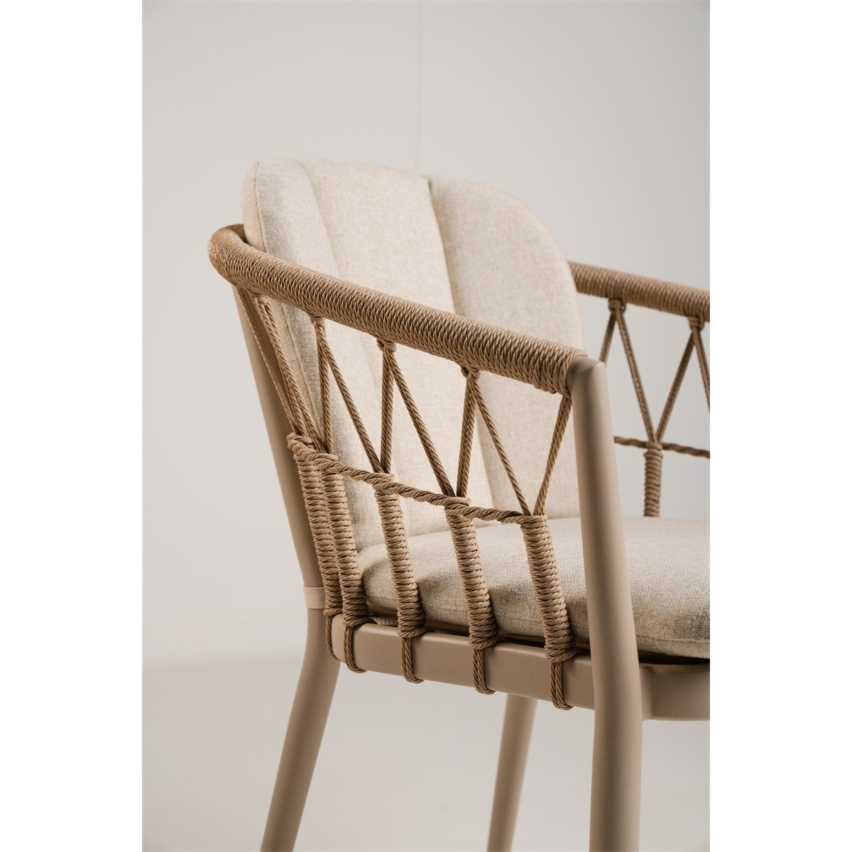 Tierra Outdoor Tierra Outdoor Fresca - SantaFe Dining Chair Champagne - Navajo White cushions - TO-00936