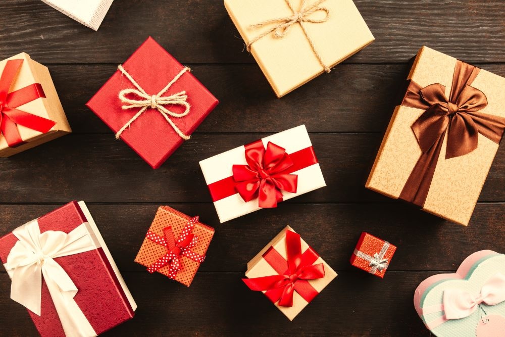  Feestelijke Verrassingen voor volwassenen: Cadeau-ideeën voor Sinterklaas en Kerst!