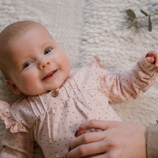 Dirkje Mädchen Baby Bio Longsleeve zartrosa gepunktet Rüschen