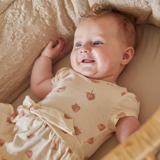 Dirkje meisjes jurk korte mouw off white aardbeitjes