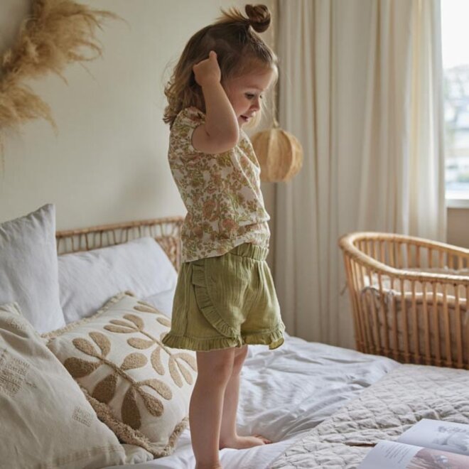 Dirkje meisjes shorts groen ruffles mousseline