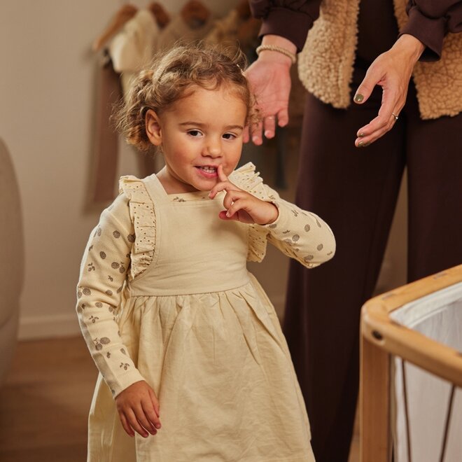 Dirkje Mädchen-Set Latzkleid Off-White Tannenzapfen