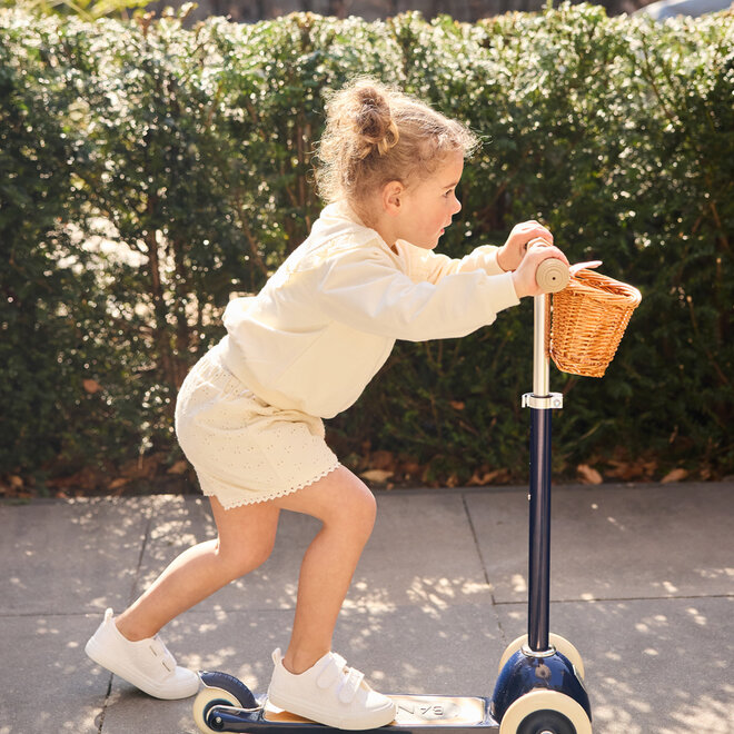 Dirkje meisjes shorts off white broderie katoen
