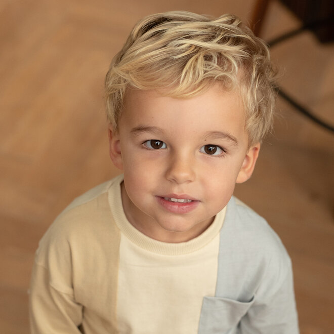 Dirkje boys’ long-sleeved top, beige, off-white and grey colour blocks