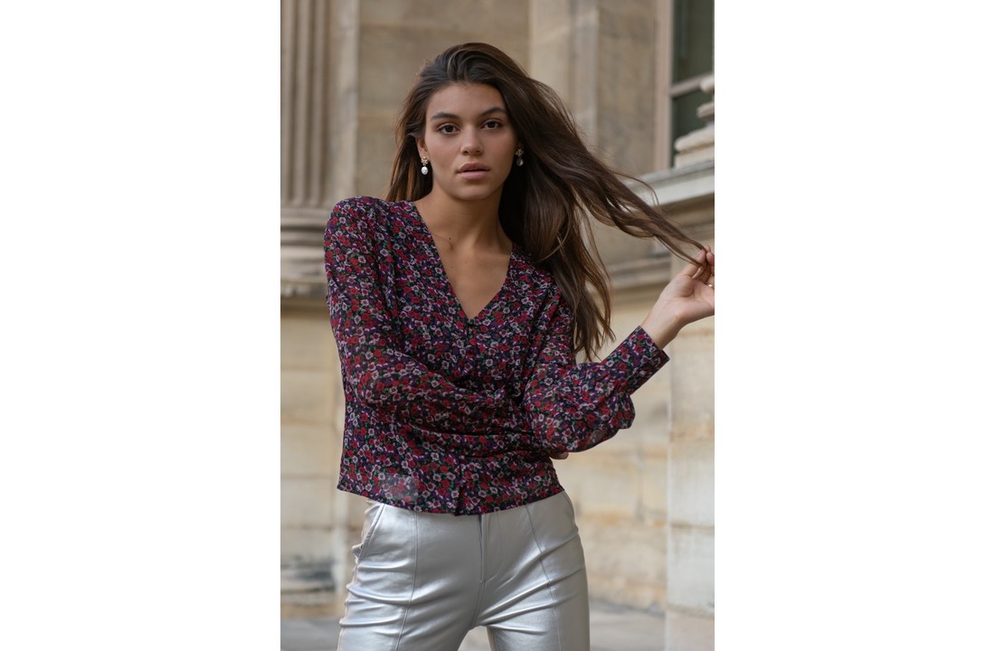 Elin Flower V-neck Button Blouse Red/purple