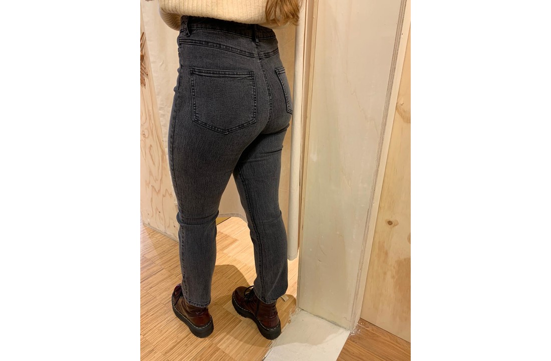 Nora Hight Waist Jeans Black Wash