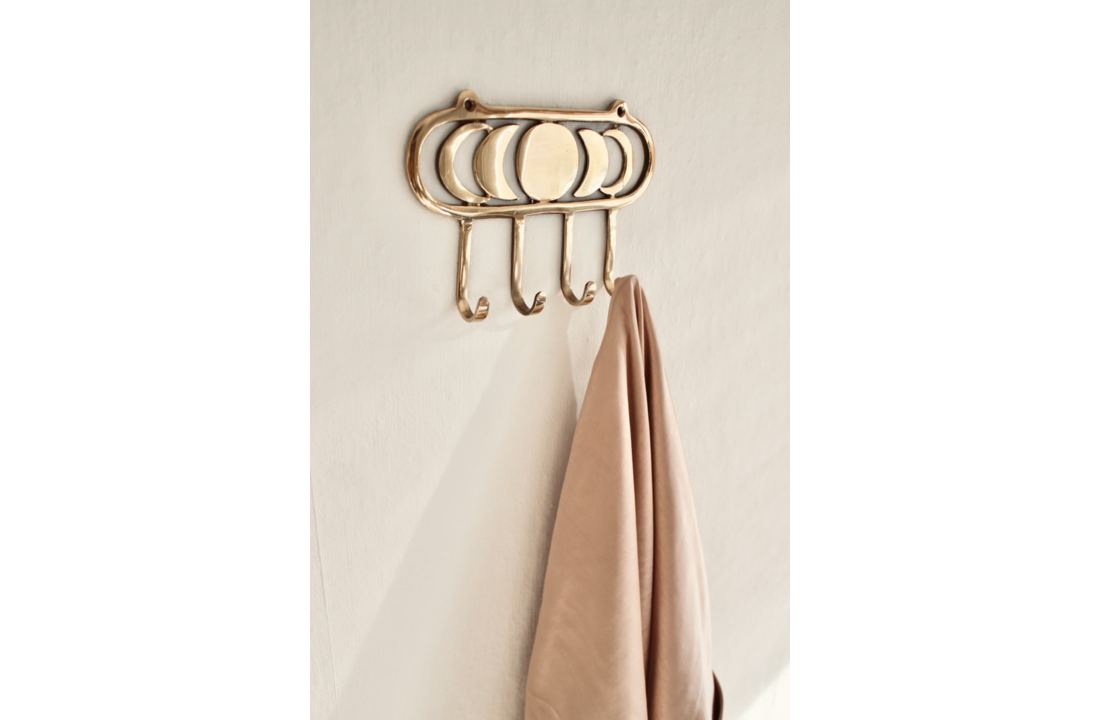A LA Moonphase four hooks