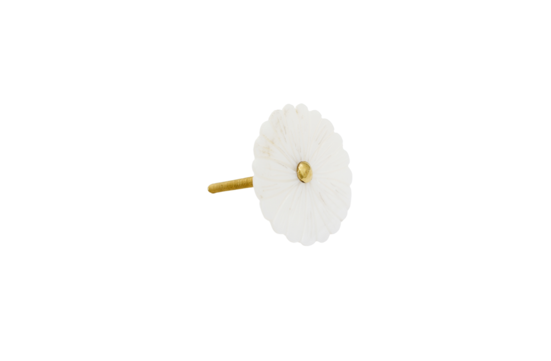 A LA Daisy knob MOP