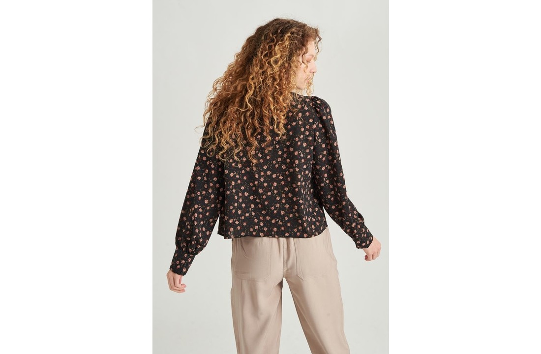 30254a Bloemen blouse zwart