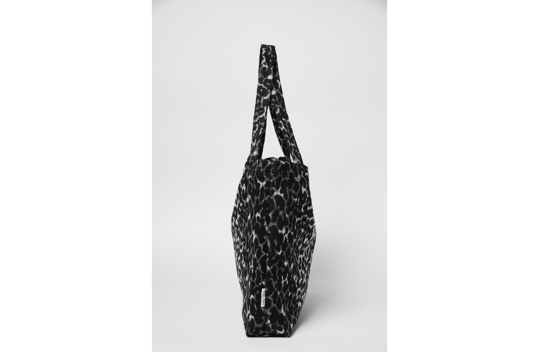 Studio Noos Jaguar Mom bag